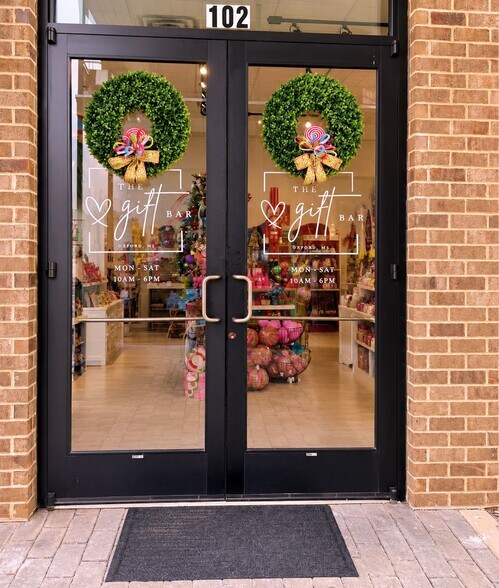 More Photos Of 207 Commonwealth Blvd, Oxford Storefront Retail Office For Lease