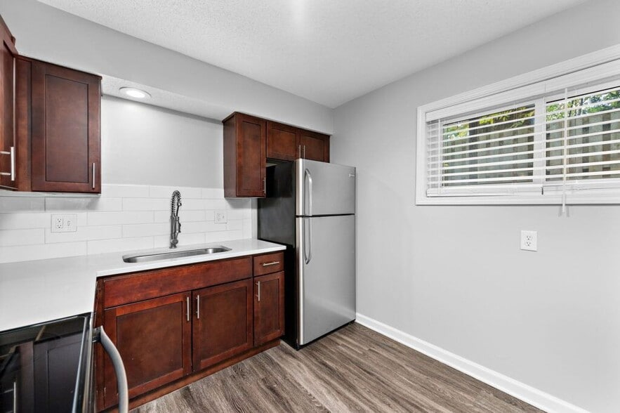 More Photos Of 706 E 139th St, Kansas City Apartments For Sale