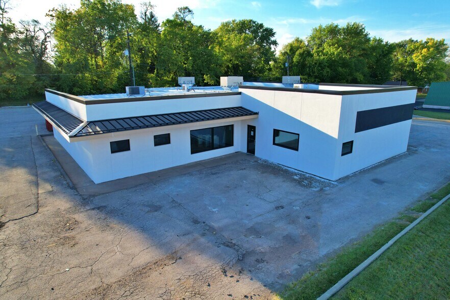 Primary Photo Of 700 S Limit Ave, Sedalia Medical For Lease