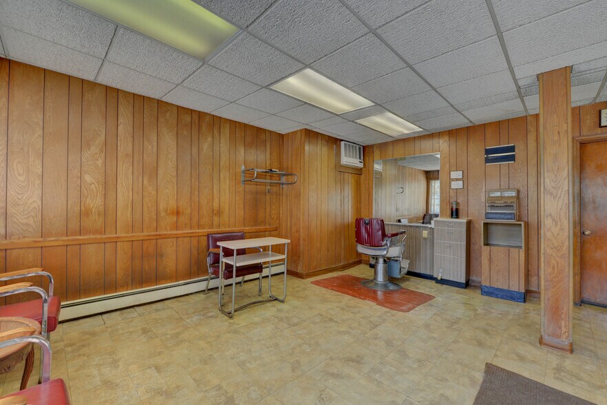 More Photos Of 120 Newark Pompton Tpke, Pequannock Storefront Retail Residential For Sale