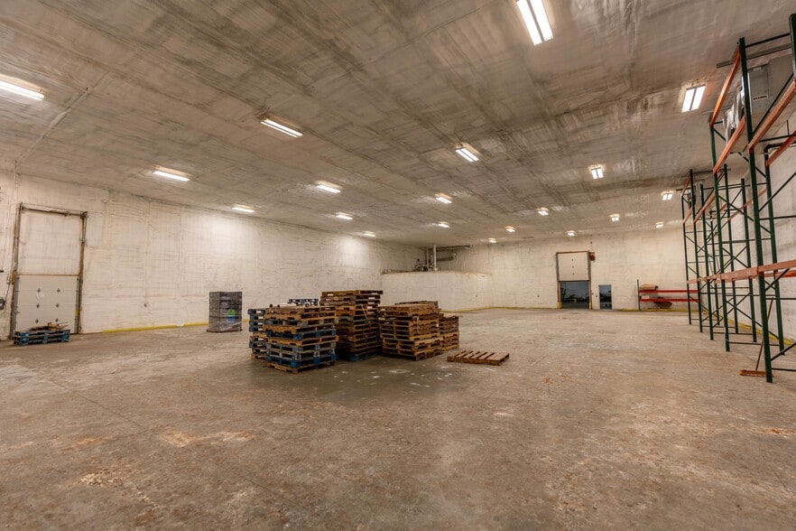 More Photos Of 2280 Deerfield Ave N, Dalton Industrial For Sale