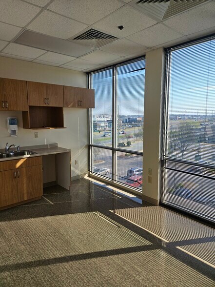 More Photos Of 8337 Us-72 Hwy, Madison Medical For Lease