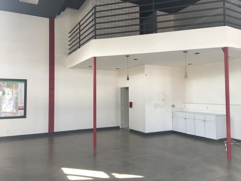 More Photos Of 7901-7911 Melrose Ave, Los Angeles Storefront Retail Office For Lease