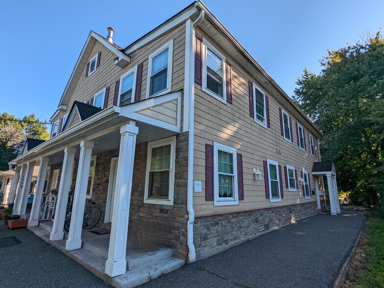 More Photos Of 10 Burnside Ave, Congers Apartments For Sale