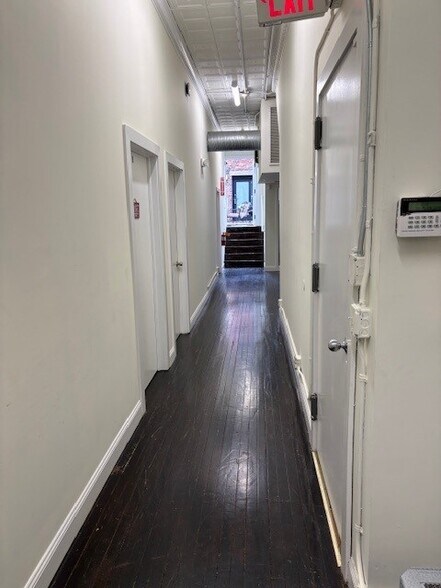 More Photos Of 1126 Main St, Bridgeport Office For Lease