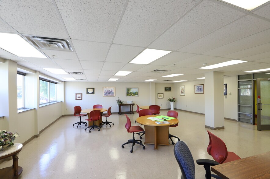 More Photos Of 184 Salem Ave, Dayton Office Residential For Lease