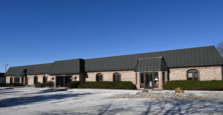Primary Photo Of 4458 Oakbridge Dr, Flint Medical For Lease