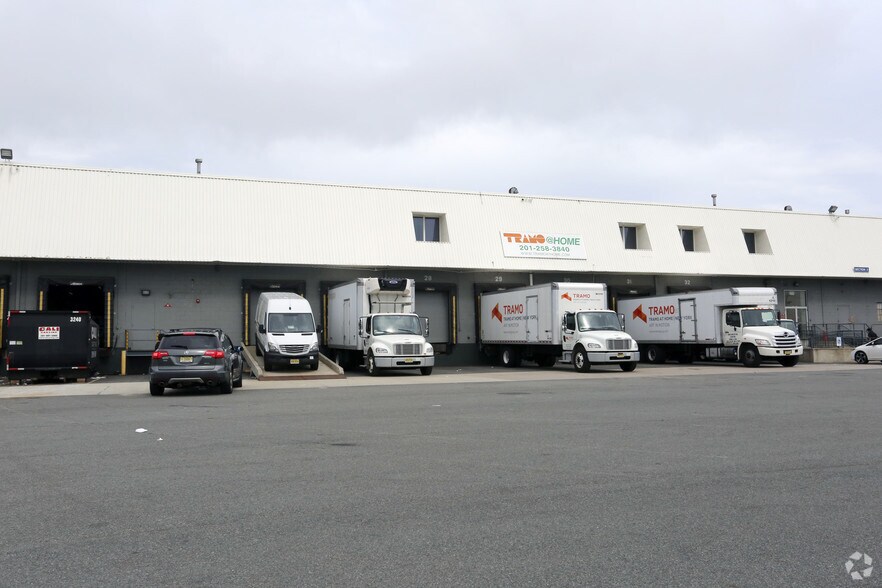 More Photos Of 99 Hook Rd, Bayonne Warehouse For Lease