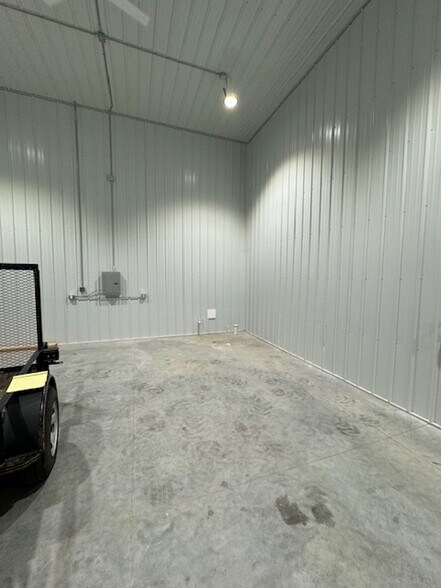 More Photos Of 660 Dexter St S, Prescott Warehouse For Sale