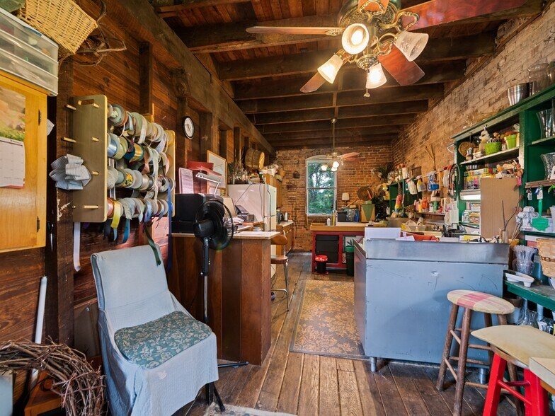 More Photos Of 123 S Main St, Waynesville Office For Sale