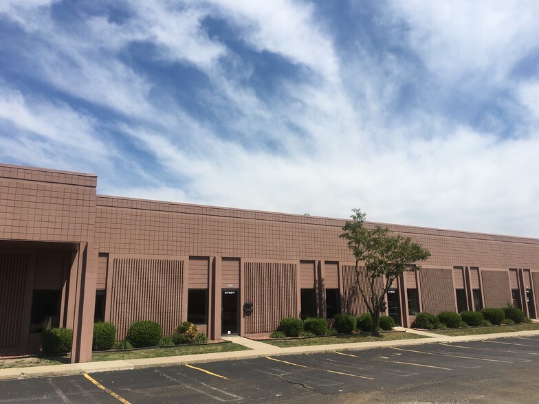 More Photos Of 27475-27487 Schoolcraft Rd, Livonia Unknown For Lease