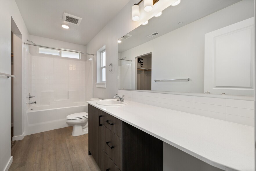 More Photos Of 10890 Blue River Ln, Nampa Apartments For Sale