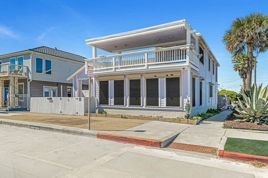 Primary Photo Of 3102 Avenue S, Galveston Specialty For Sale