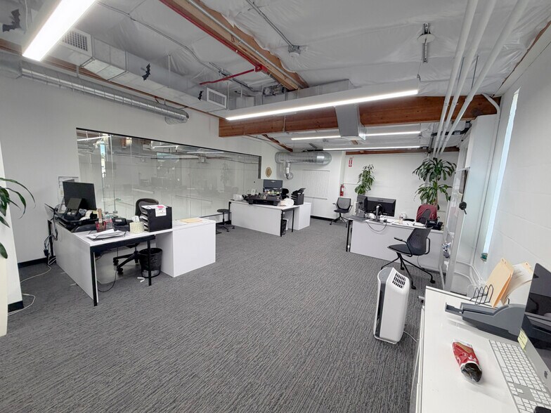 More Photos Of 5890 Blackwelder St, Culver City Office For Sale