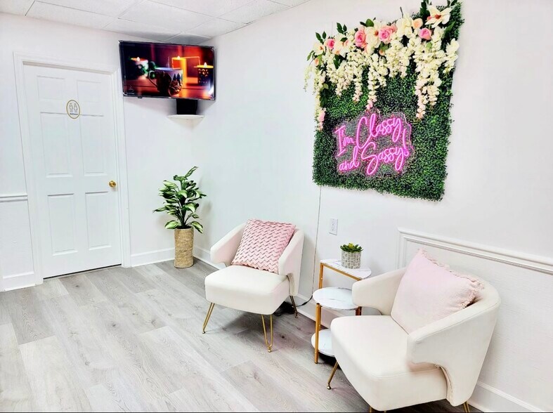 More Photos Of 724-734 Holcomb Bridge Rd, Norcross Loft Creative Space For Sale