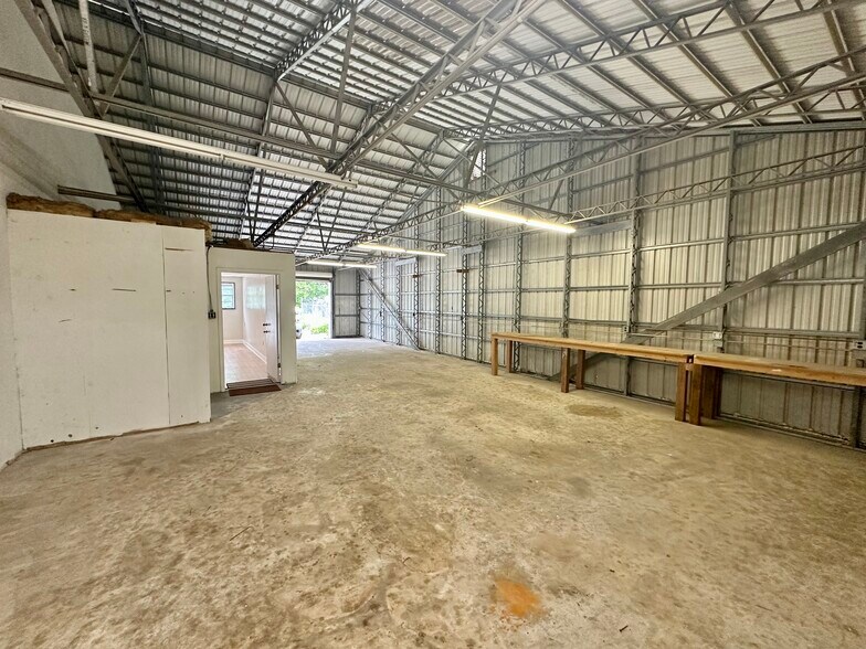 More Photos Of 101 Hibiscus Ave, Bunnell Warehouse For Lease