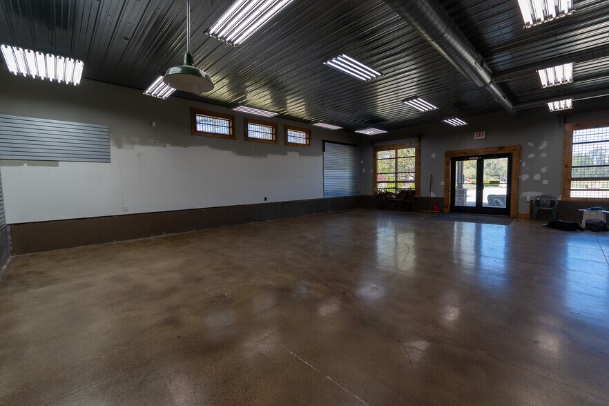 More Photos Of 6398 Blue Star Hwy, Saugatuck Freestanding For Sale