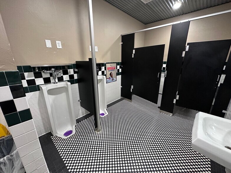 More Photos Of 2805 W Loop 340, Waco Restaurant For Sale