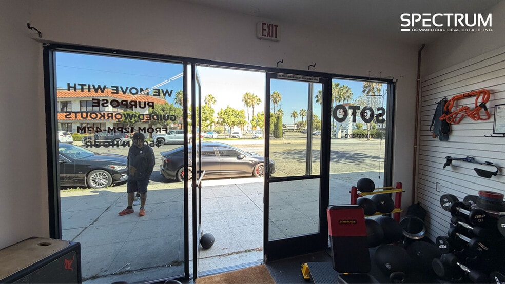 More Photos Of 1800-1806 W Olive Ave, Burbank Storefront For Lease
