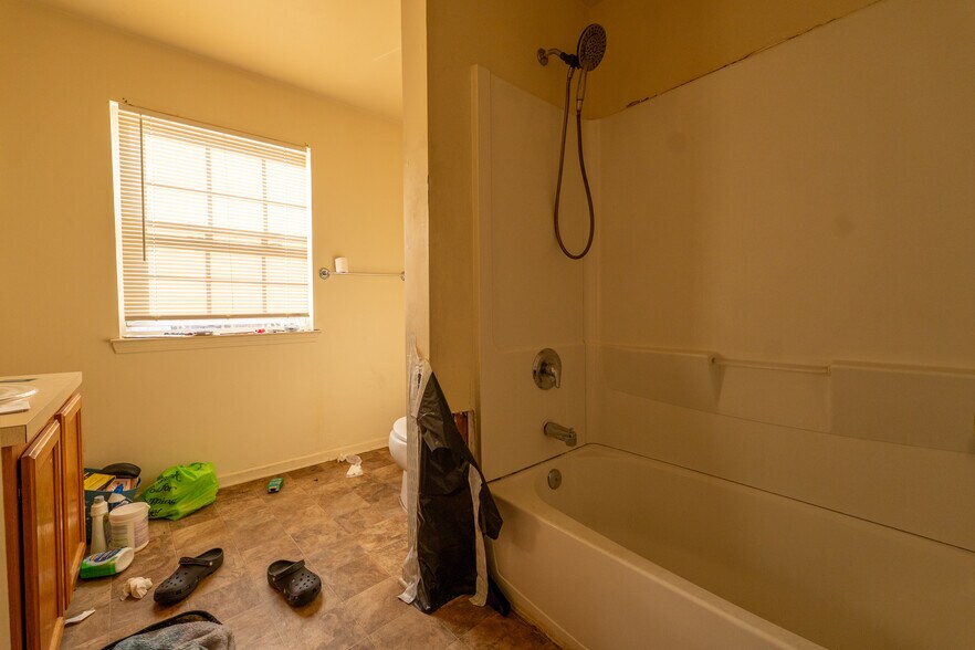 More Photos Of 21 Jay St, Lakewood Multifamily For Sale