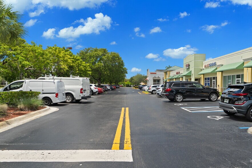 More Photos Of 10101-10181 W Commercial Blvd, Fort Lauderdale Unknown For Lease