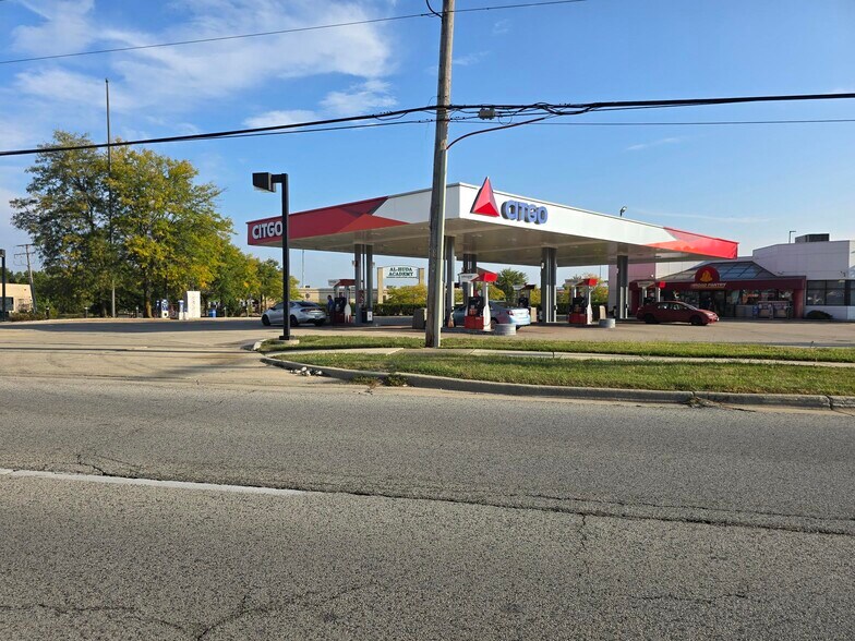 More Photos Of 7401 Jensen Blvd, Hanover Park Service Station For Sale