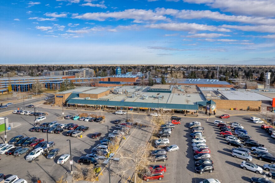 More Photos Of 2640 52nd St NE, Calgary General Retail For Lease