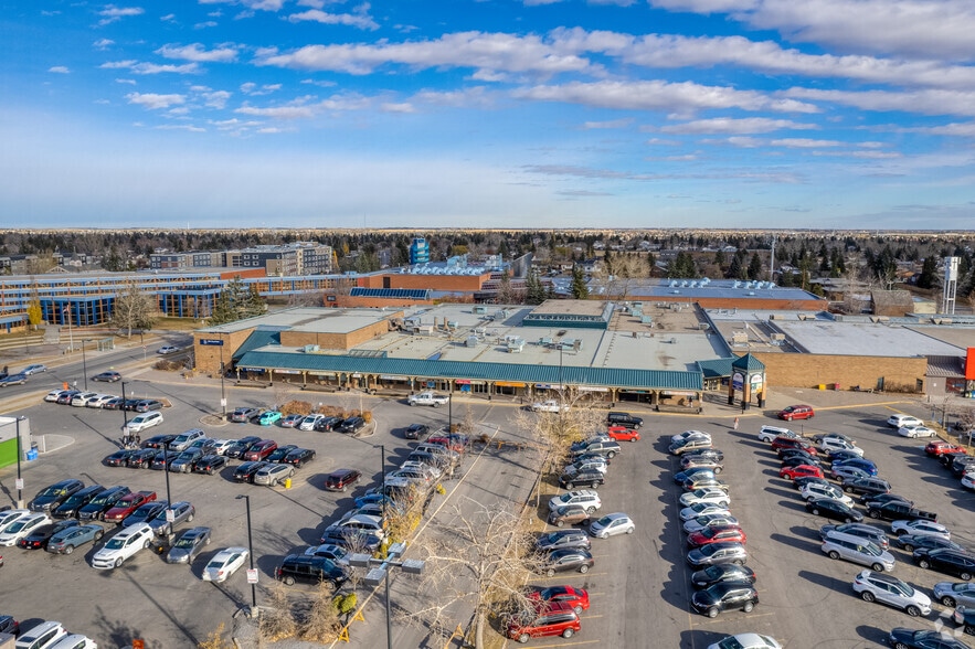 More Photos Of 2640 52nd St NE, Calgary Unknown For Lease