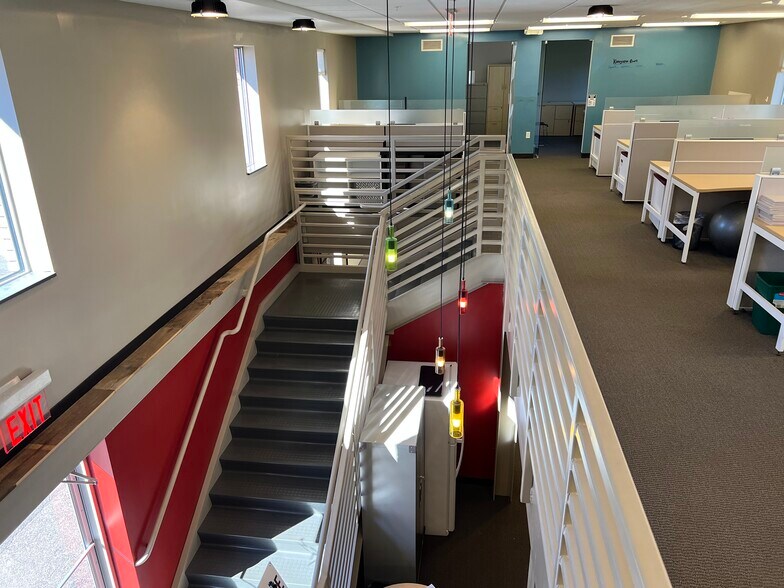 More Photos Of 219-223 Little Canada Rd E, Saint Paul Office For Lease