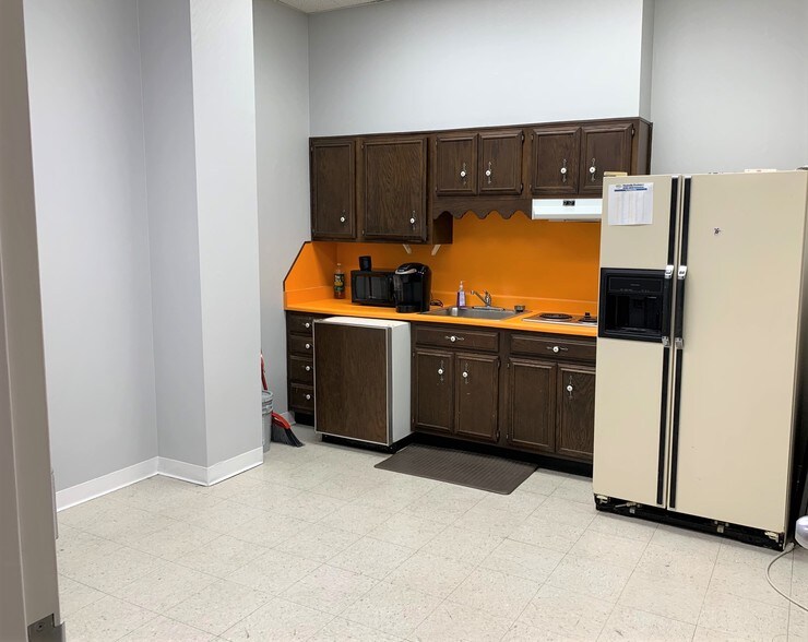 More Photos Of 120 E Main St, Murfreesboro Office For Sale