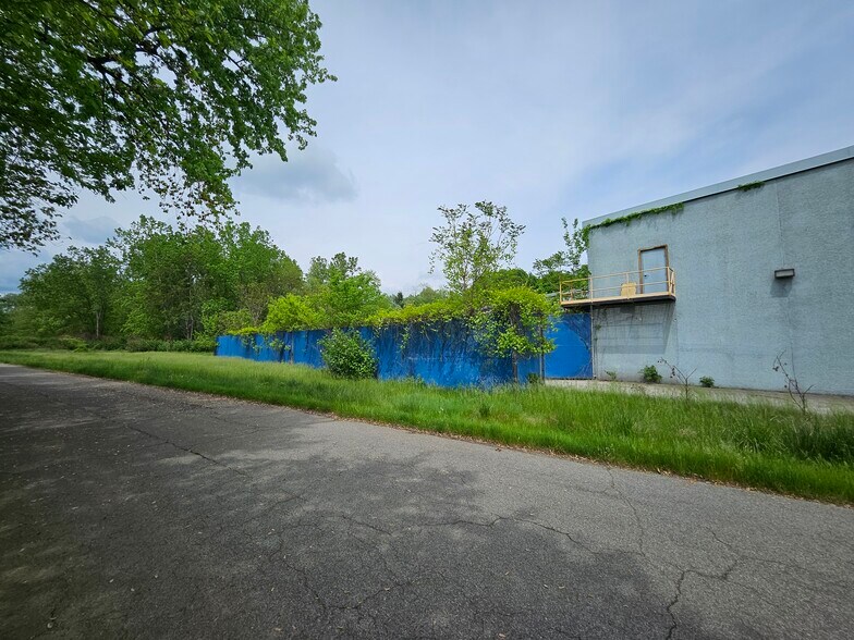More Photos Of 1020 Industrial Park Rd, New Cumberland Warehouse For Sale