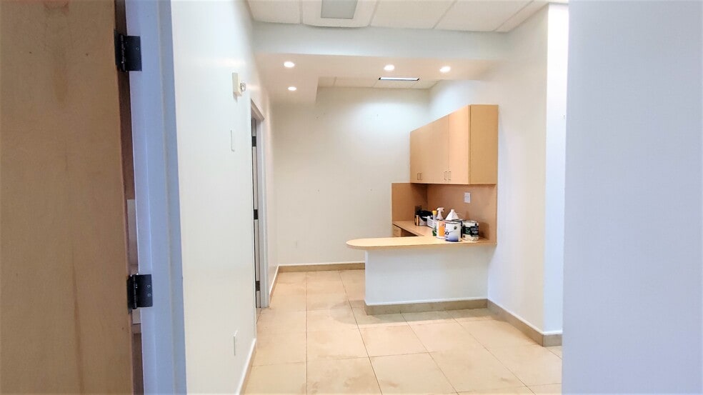 More Photos Of 925 NE 30th Ter, Homestead Medical For Lease