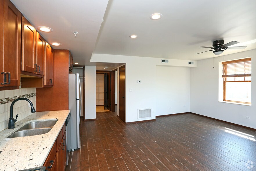 More Photos Of 7 S Stolp Ave, Aurora Apartments For Lease