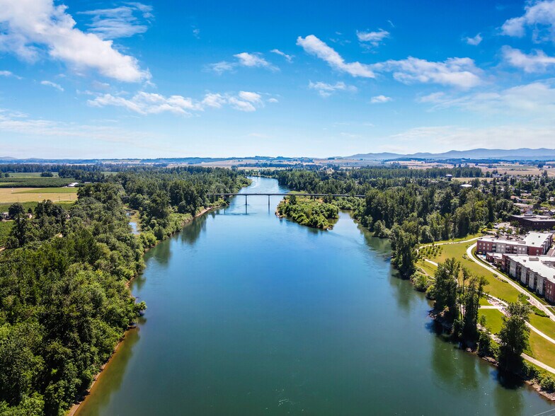 More Photos Of 107 C Street, Independence Apartments For Lease