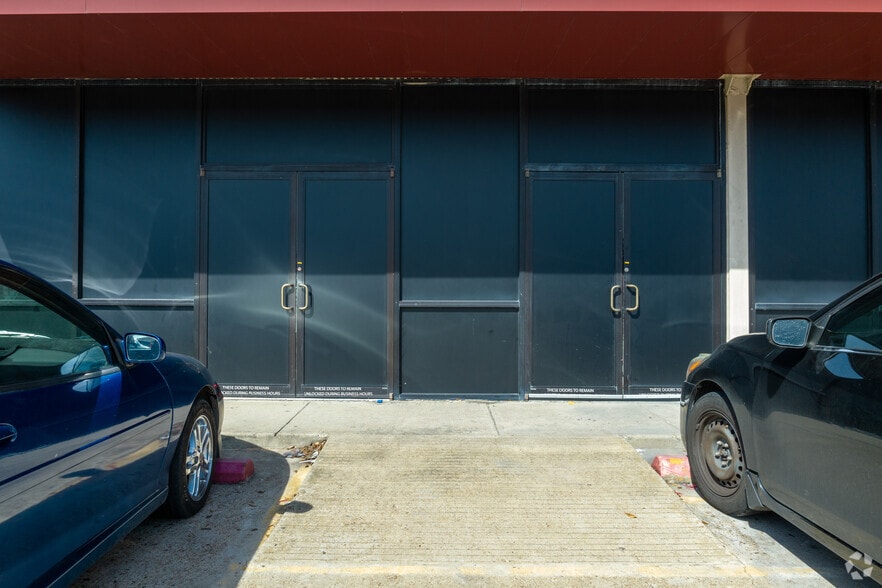 More Photos Of 12002 Southwest Fwy, Meadows Place Freestanding For Sale