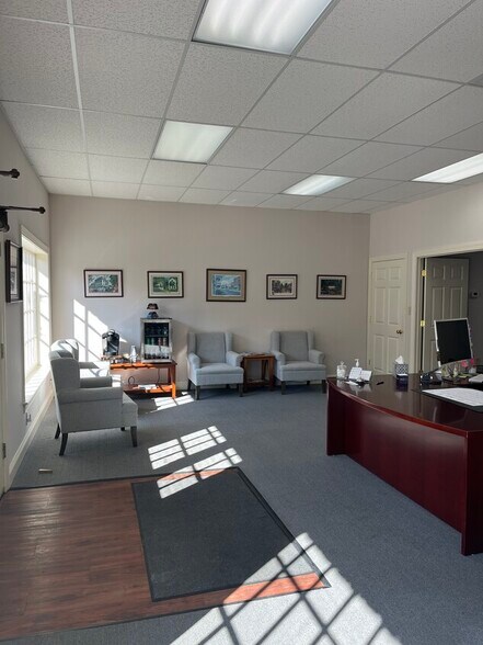 More Photos Of 145 E King St, Strasburg Storefront Retail Office For Lease