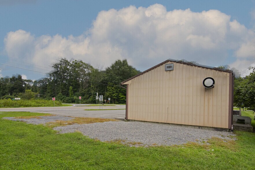 More Photos Of 1931 Alta Dr, Alderson General Retail For Sale