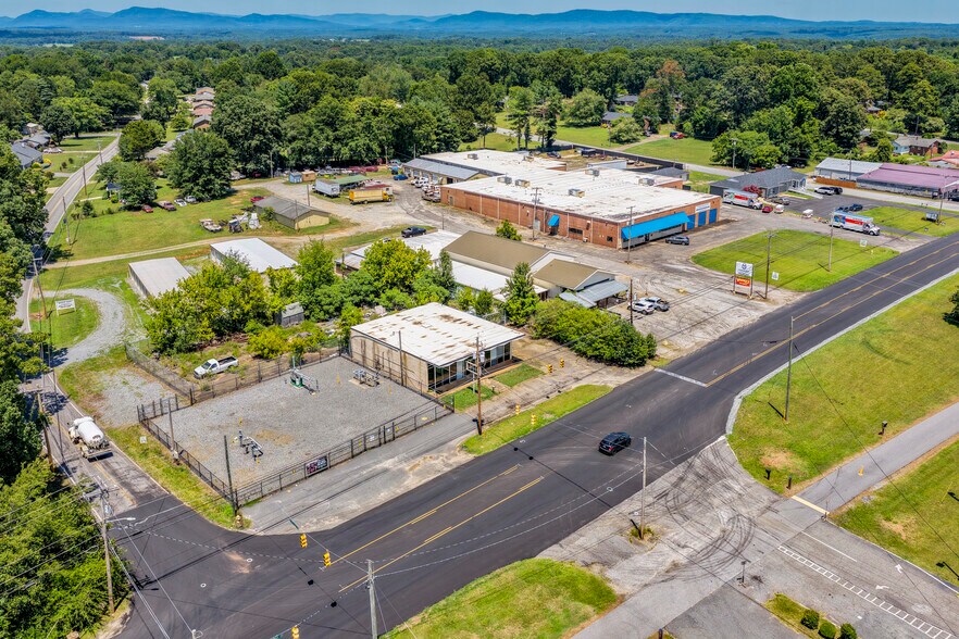 More Photos Of 1358 W Main St, Forest City Warehouse For Sale