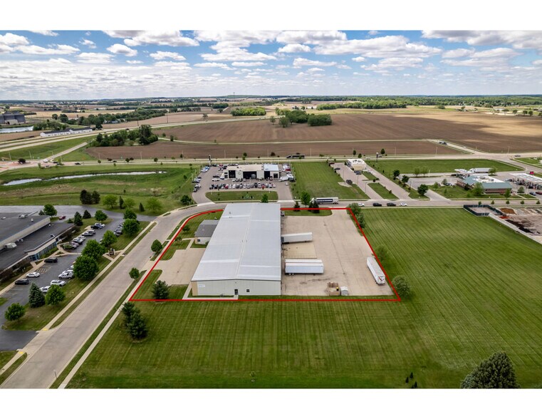 More Photos Of 621 Gateway Dr, Milton Manufacturing For Lease