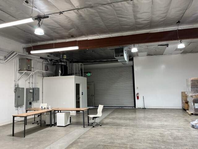 More Photos Of 1471 W 15th St, Long Beach Warehouse For Lease
