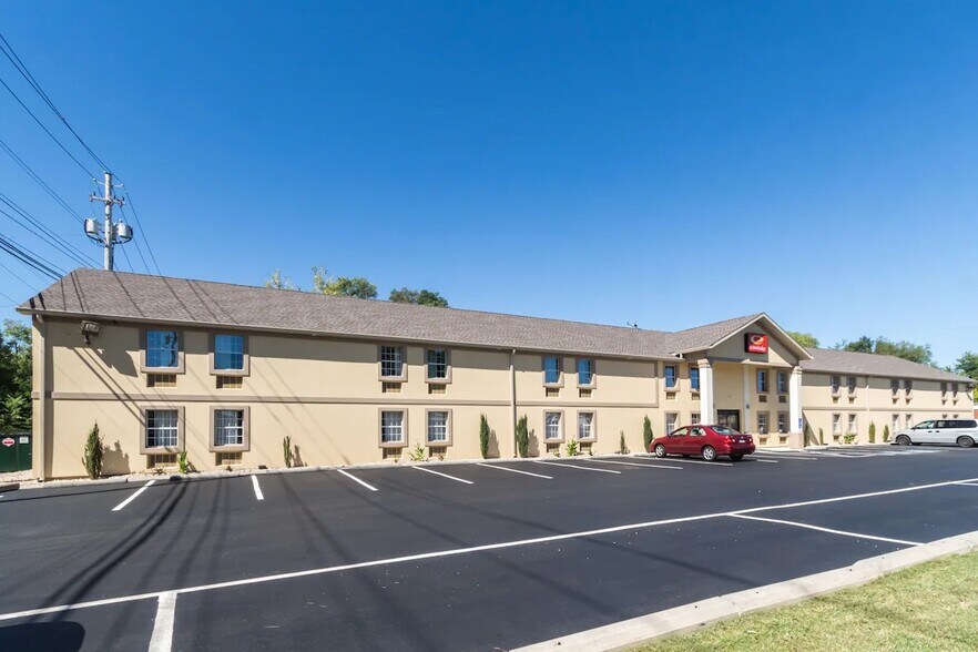 More Photos Of 495 Eisenhower Blvd, Harrisburg Hotel For Sale