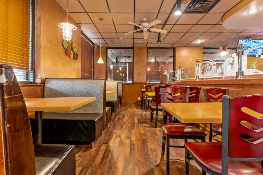 More Photos Of 509 US Highway 271 N, Gilmer Flex For Sale