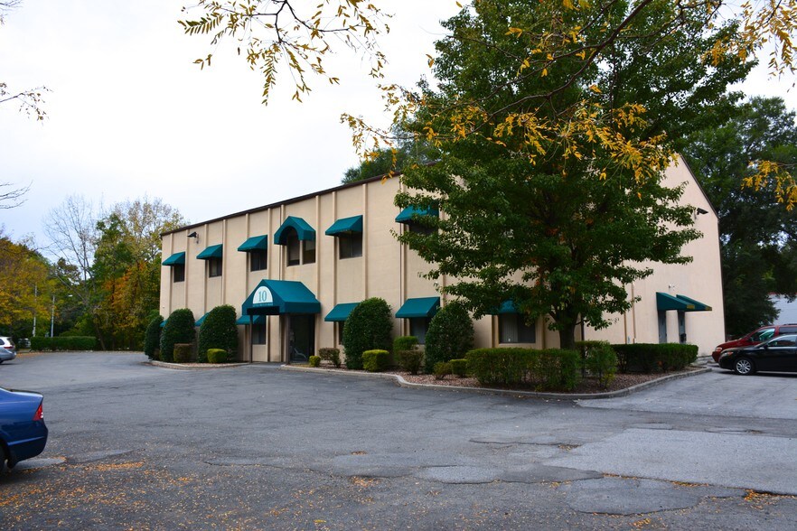 Primary Photo Of 10 Little Britain Rd, Newburgh Medical For Lease