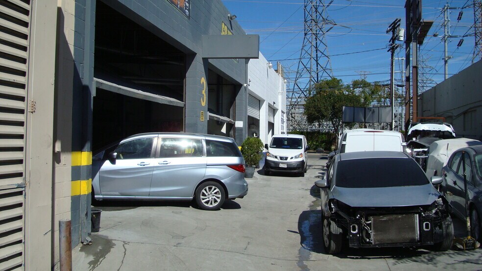 More Photos Of 18812 Parthenia St, Northridge Auto Repair For Sale