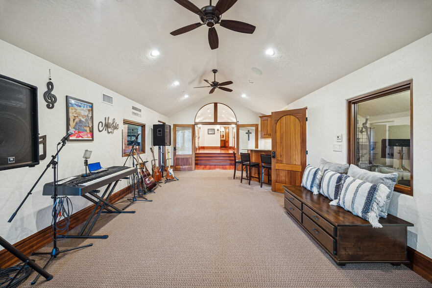 More Photos Of 21538 Mueschke Rd, Tomball Lodge Meeting Hall For Sale