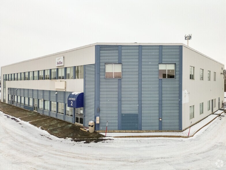 More Photos Of 1100 Galibois, Québec Freestanding For Lease