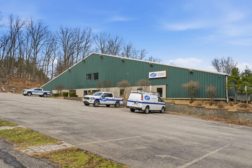 More Photos Of 1035 Executive Dr, Gibsonia Industrial For Sale