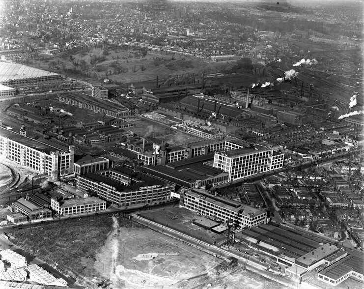 More Photos Of 2450 W Hunting Park Ave, Philadelphia Unknown For Lease