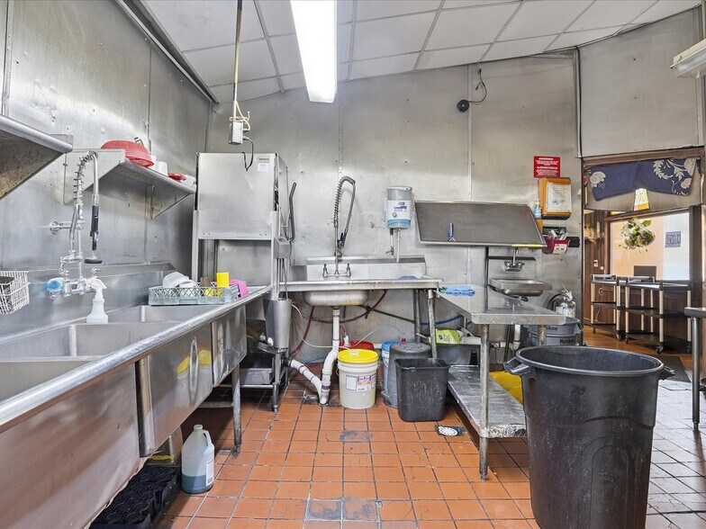 More Photos Of 1874 Route 611, Mount Pocono Restaurant For Sale