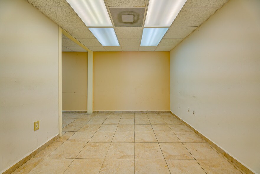 More Photos Of 888 NW 27th Ave, Miami Storefront Retail Office For Lease